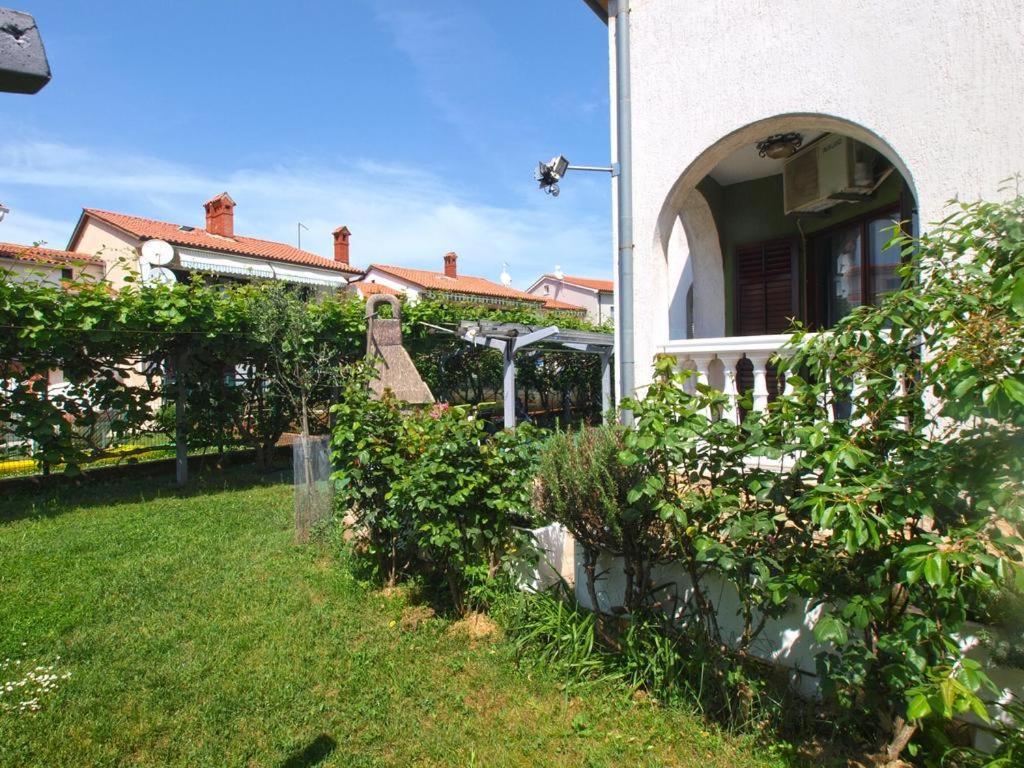 Apartment Tigo - 2 Bedrooms, 2 Bathrooms, Terrace And Big Garden Fazana Exterior photo